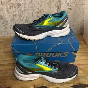 Brooks Launch Navy and Teal Sneakers